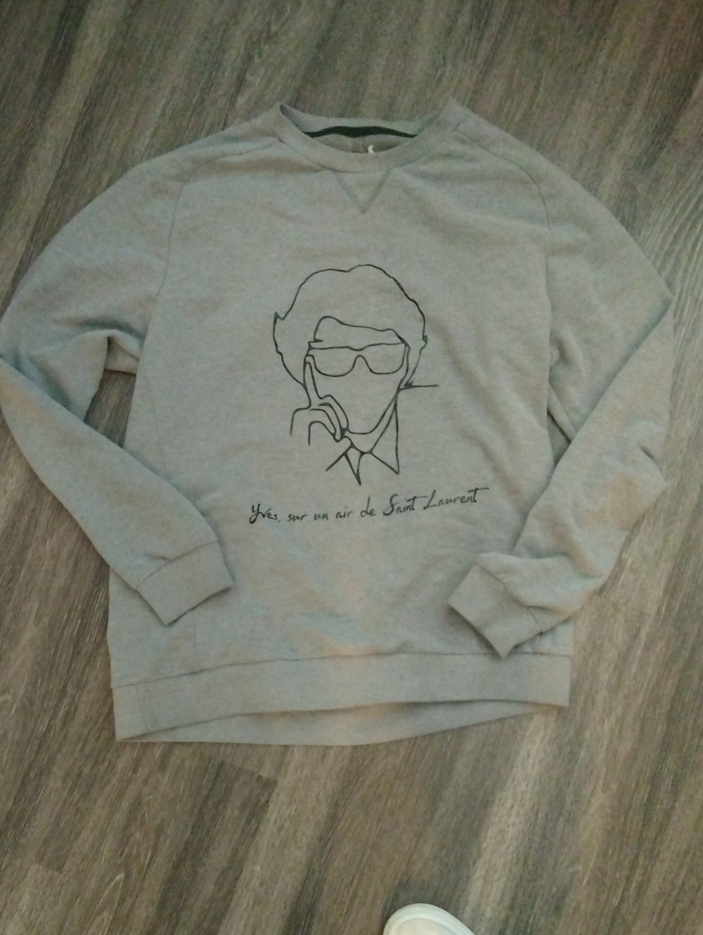 RED- Yves Saint Laurent Graphics Sweatshirt Size M